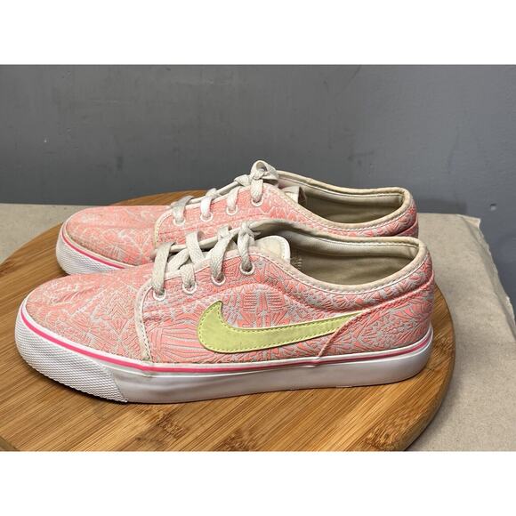Nike Toki Low 718847-100 Pink Casual Sneaker Shoes Lace Up Low Top Girls Size 7Y - Picture 7 of 8